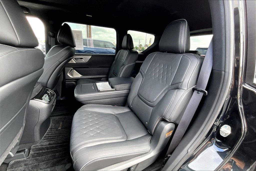 Used 2026 INFINITI QX80 Autograph w/ Premium Cargo Package AWD/4WD image 37