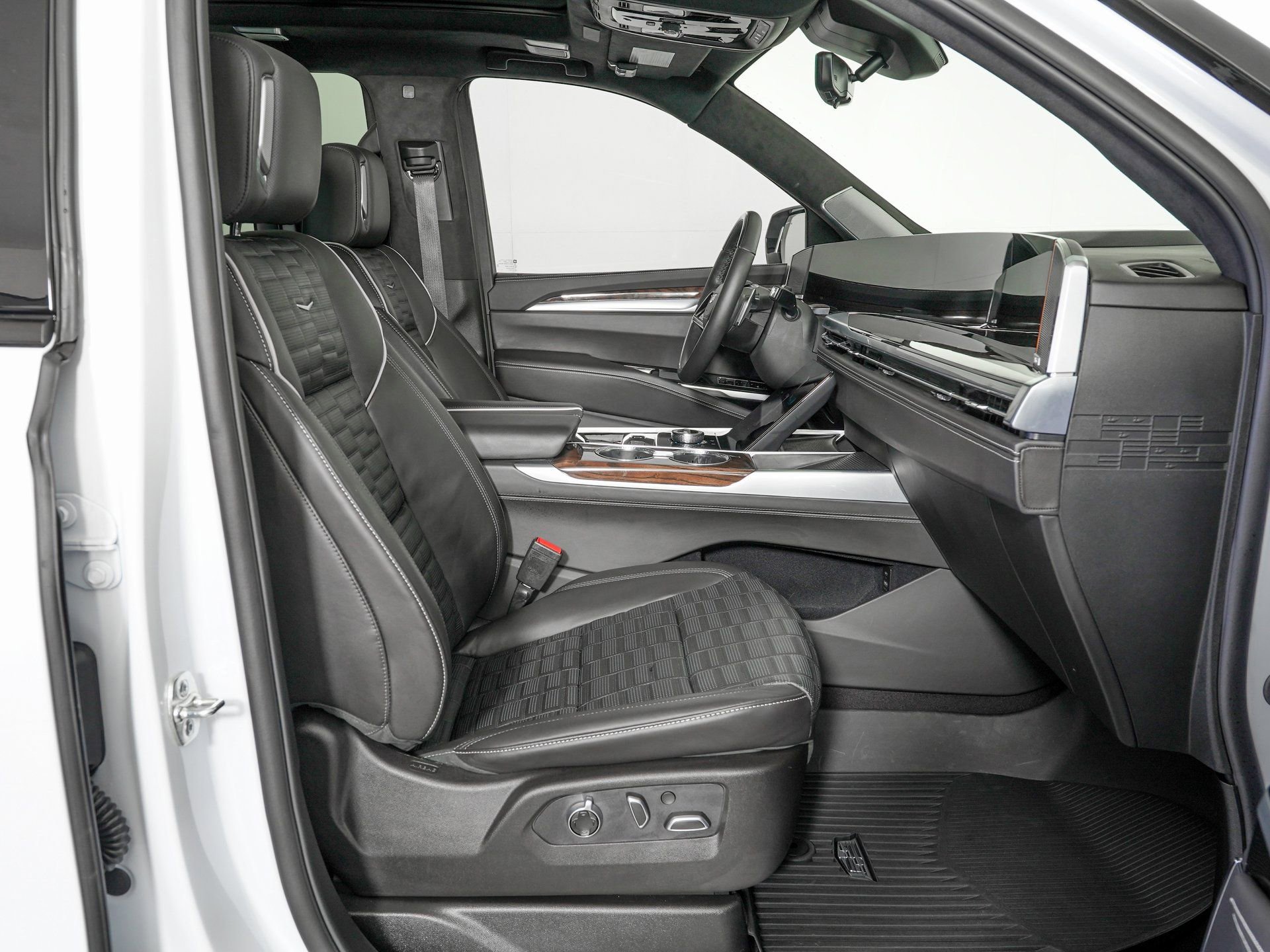 Used 2026 Cadillac Escalade Platinum Sport w/ LPO, Floor Liner Package image 10