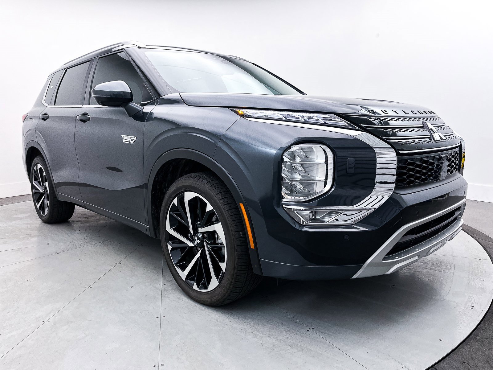 New 2025 Mitsubishi Outlander SEL