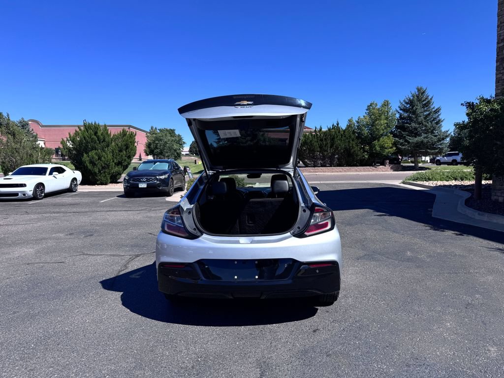 Used 2017 Chevrolet Volt Premier w/ Driver Confidence Package FWD image 11