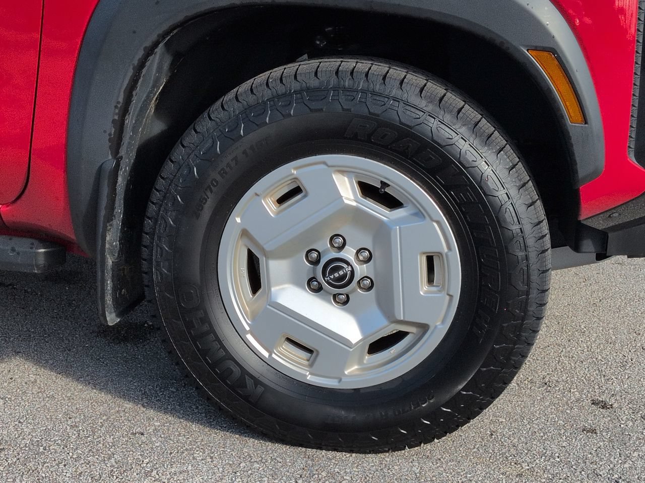 Used 2024 Nissan Frontier SV w/ Hardbody Edition AWD/4WD image 10