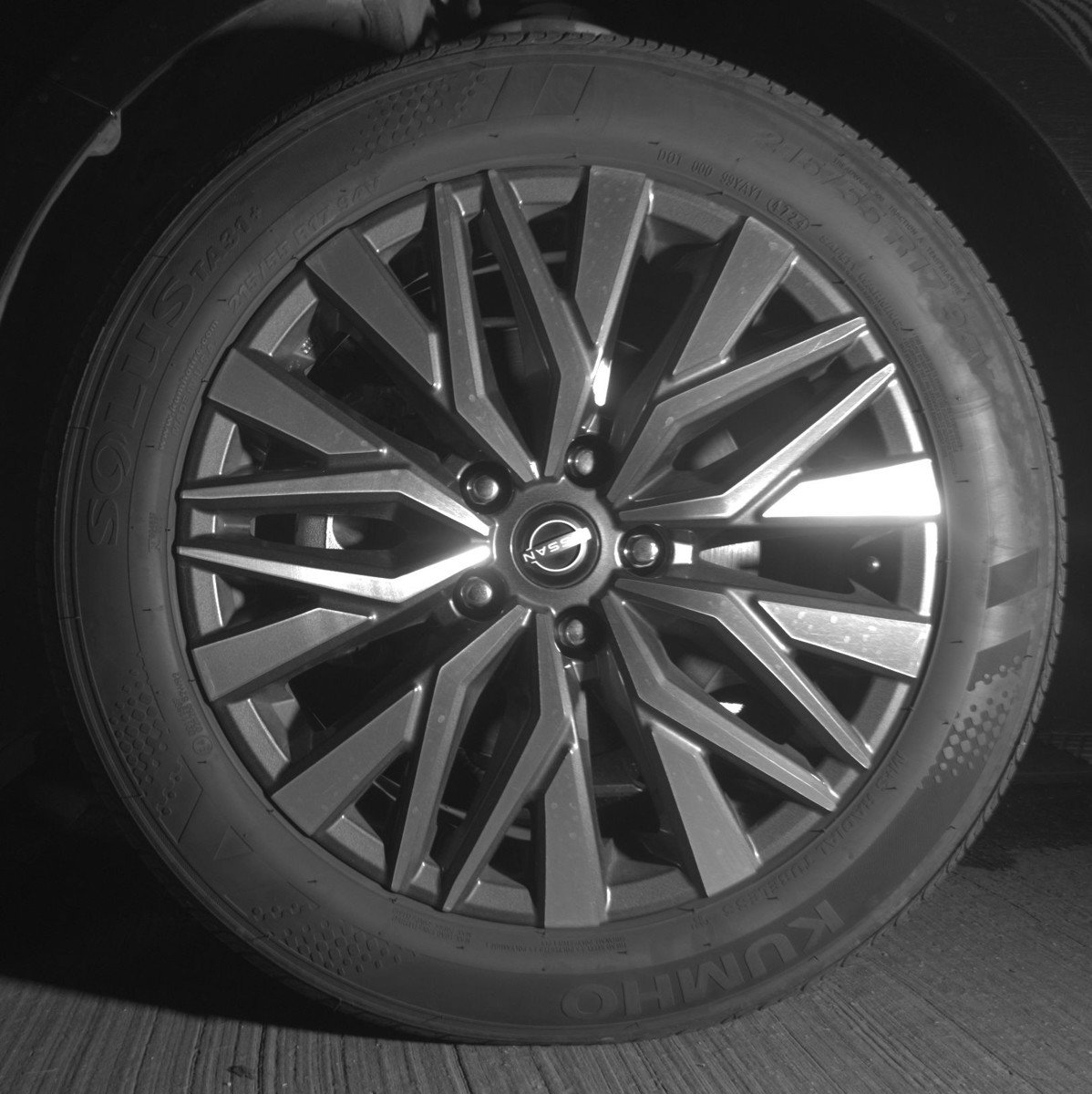 Used 2025 Nissan Altima 2.5 SV FWD image 12