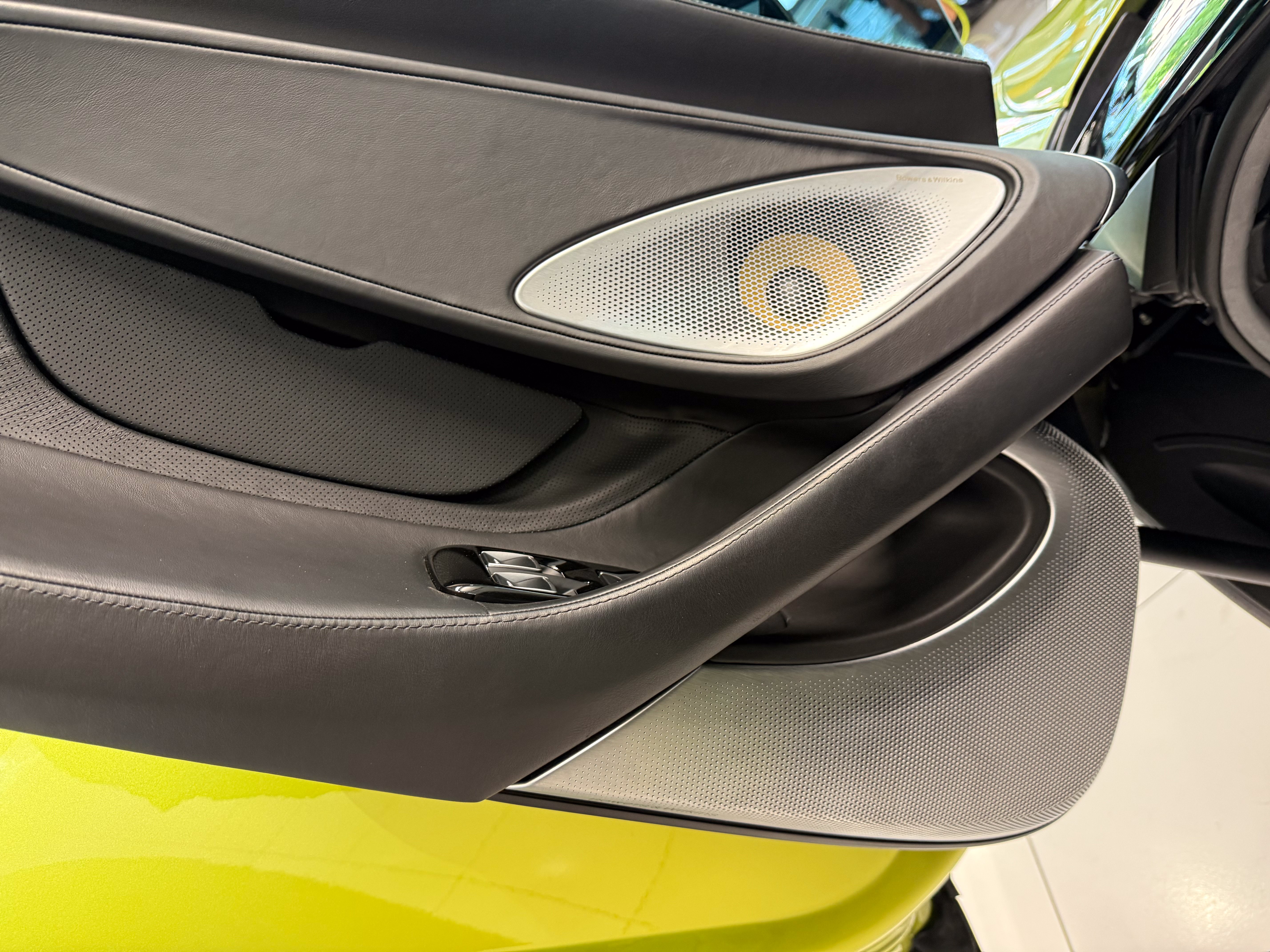 Used 2023 McLaren GT RWD image 5