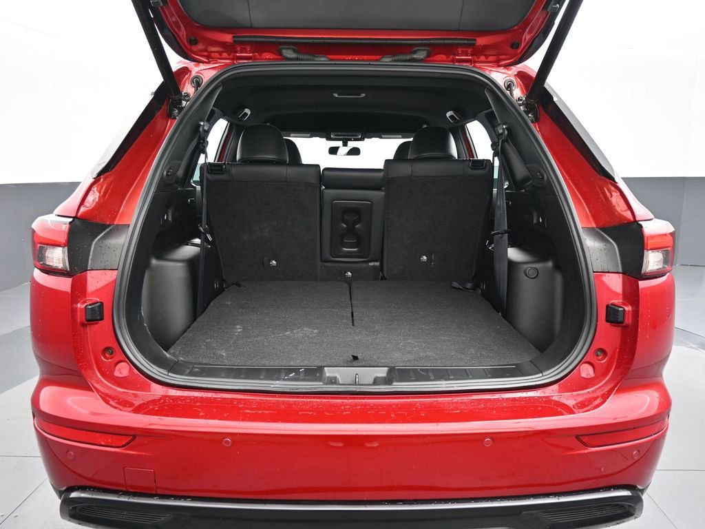 Used 2023 Mitsubishi Outlander SE image 35