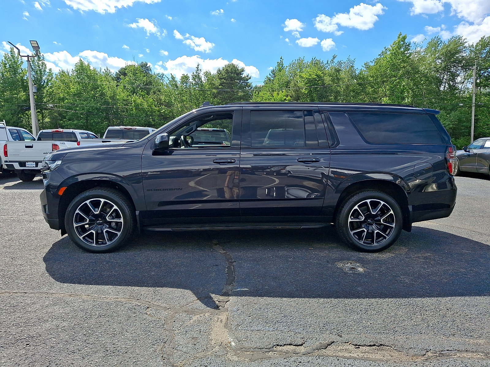 Certified 2023 Chevrolet Suburban RST AWD/4WD image 4
