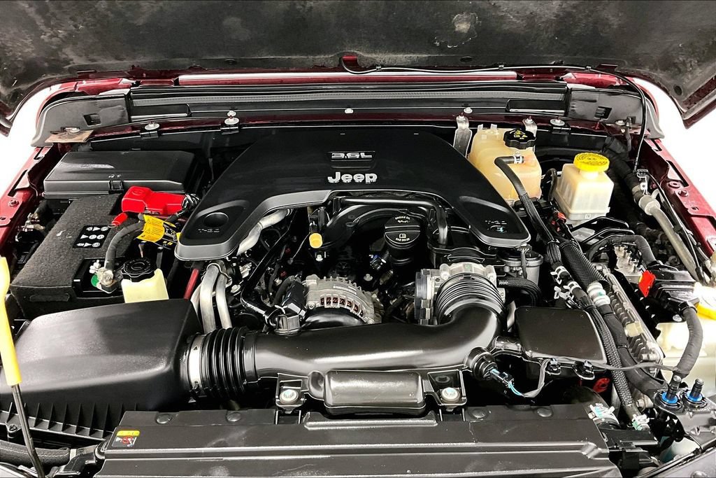 Used 2021 Jeep Gladiator Overland AWD/4WD image 11
