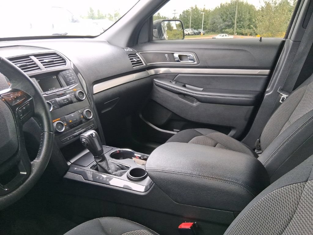 Used 2018 Ford Explorer XLT FWD image 22