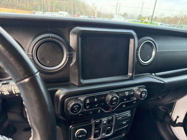 Used 2023 Jeep Wrangler Sahara w/ Cold Weather Group image 21