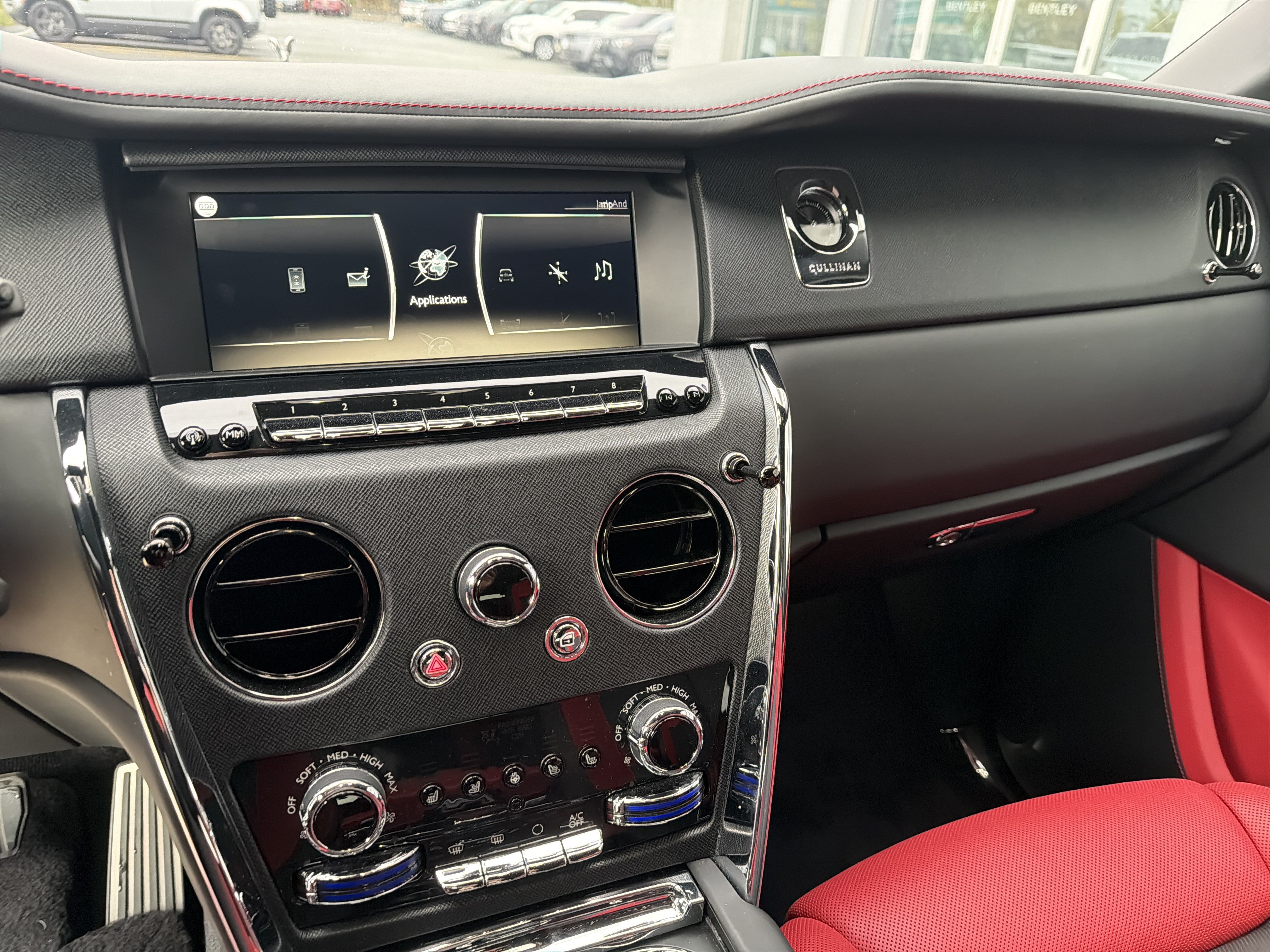 Certified 2023 Rolls-Royce Cullinan w/ Cullinan Package AWD/4WD image 31