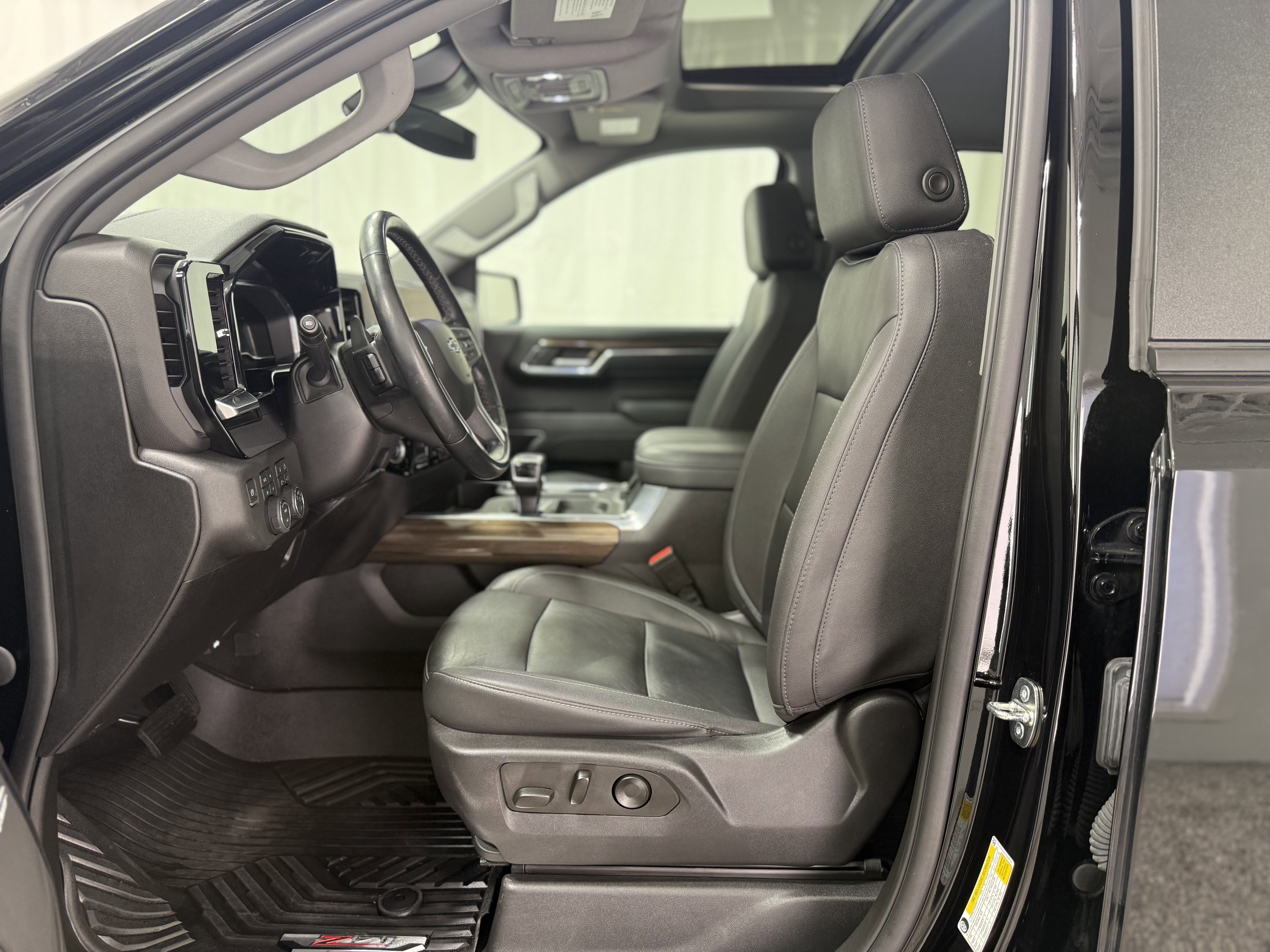 Certified 2023 Chevrolet Silverado 1500 RST w/ Convenience Package II image 13