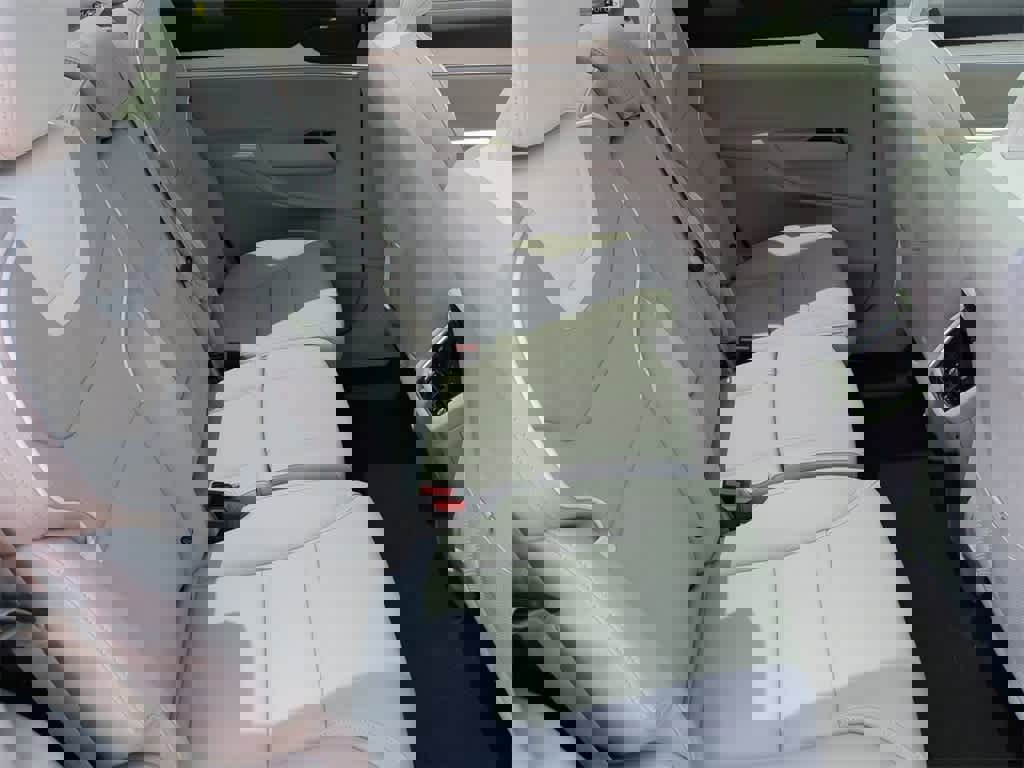 New 2025 Volvo EX90 Plus image 20