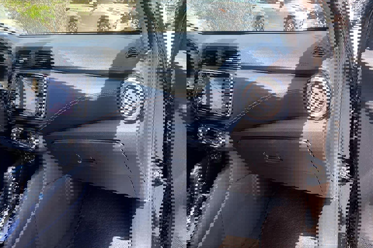 Used 2021 Nissan Versa SR w/ Convenience Package image 18