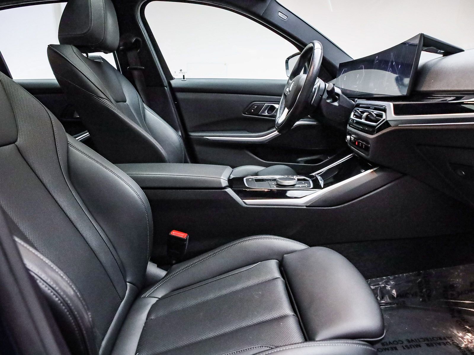 Certified 2024 BMW 330i Sedan w/ Convenience Package RWD image 18