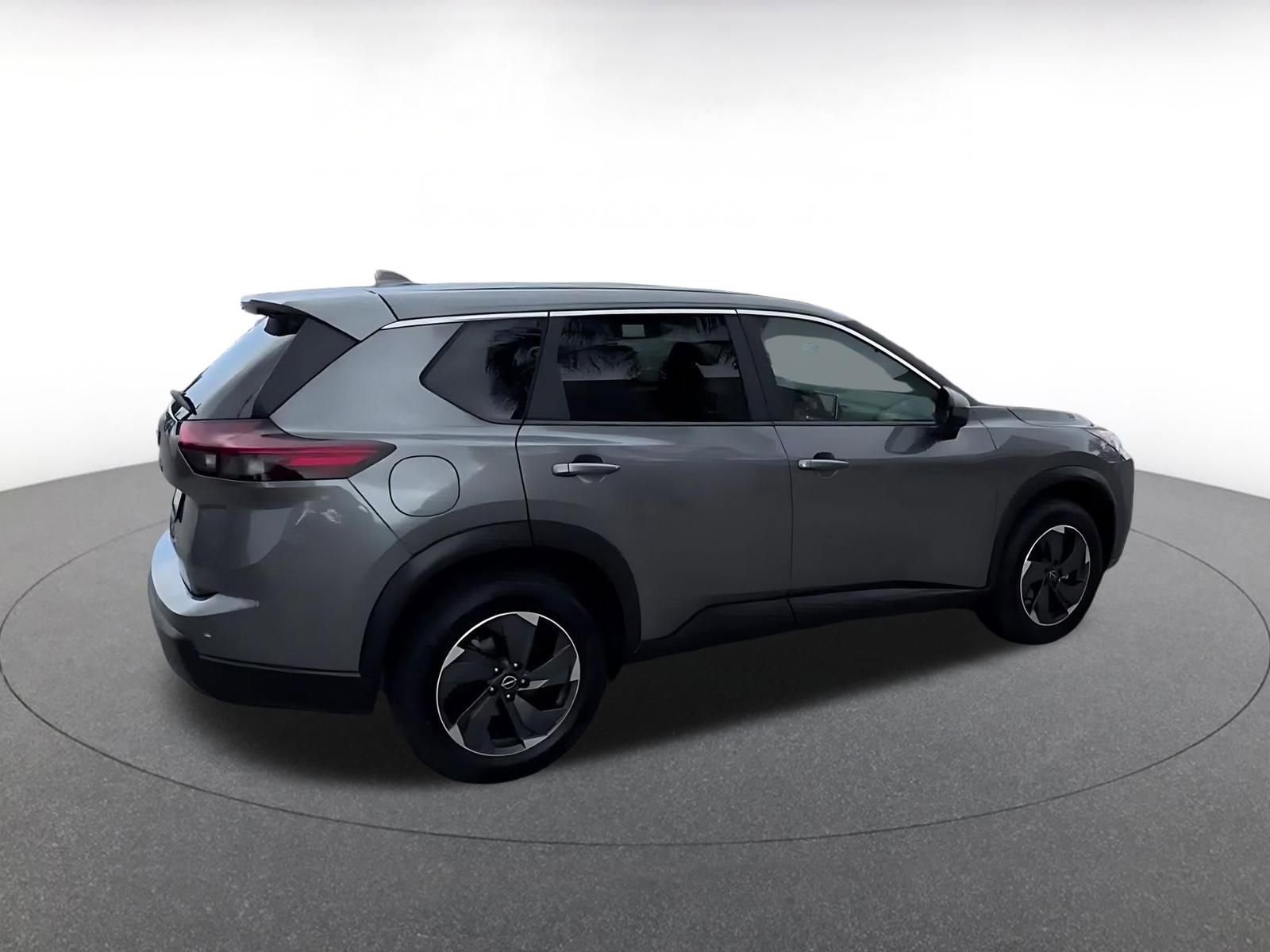 Used 2025 Nissan Rogue SV FWD image 15