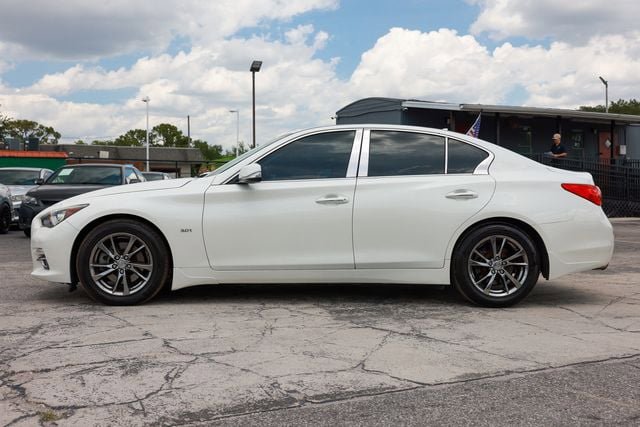 Used 2017 INFINITI Q50 Signature Edition w/ All Weather Package (L93) RWD image 4