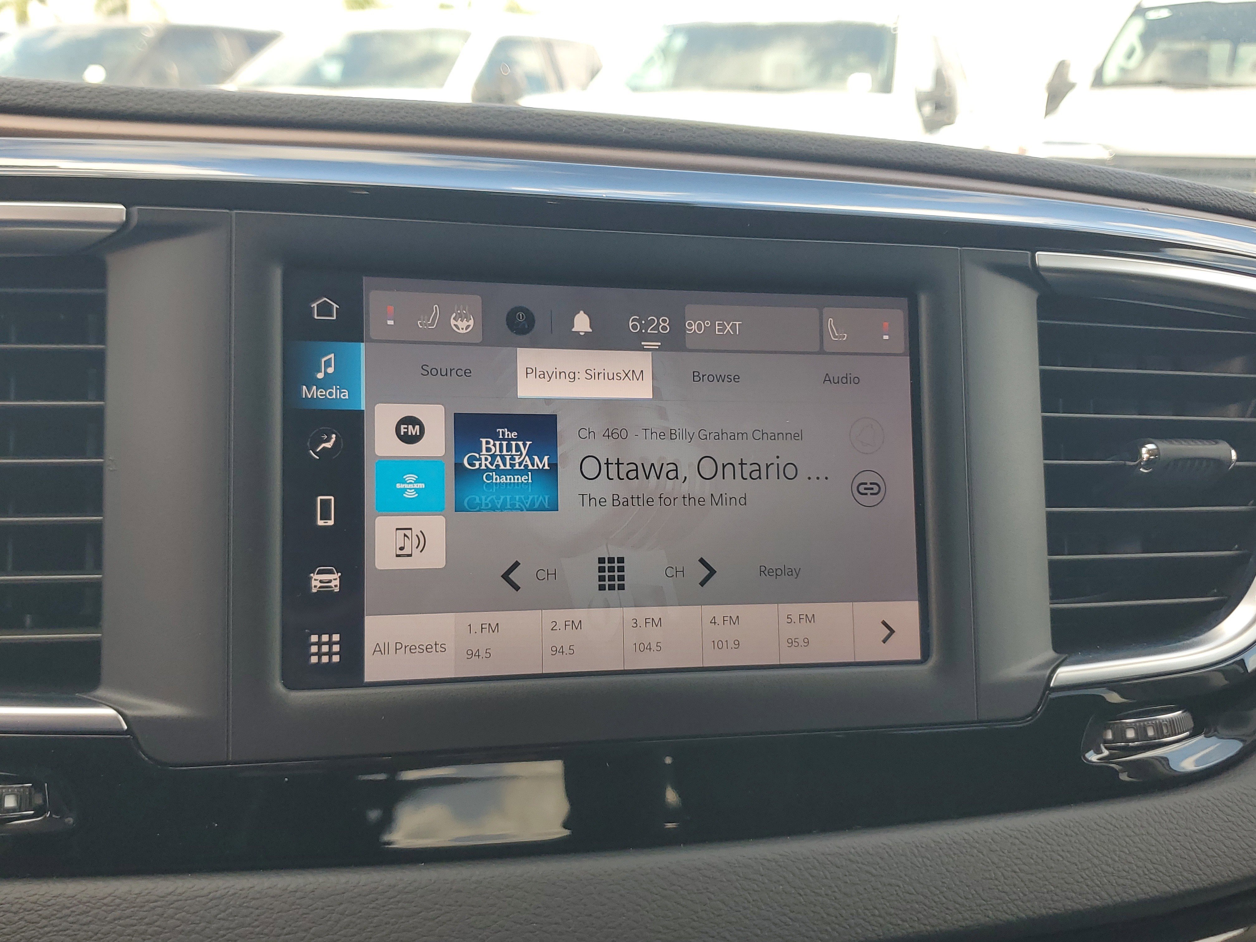 Used 2023 Chrysler Voyager LX image 24