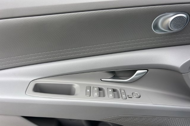 New 2026 Hyundai Elantra SE FWD image 10