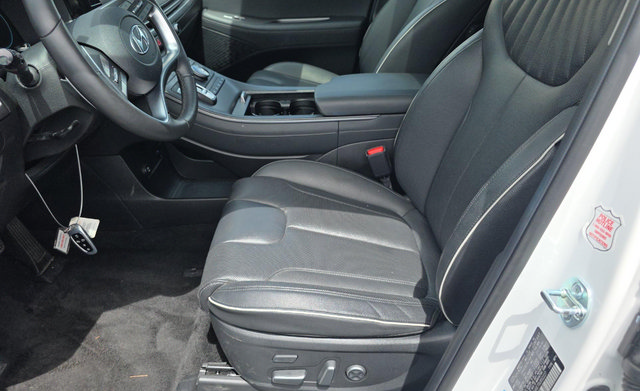 Used 2025 Hyundai Palisade Limited FWD image 4
