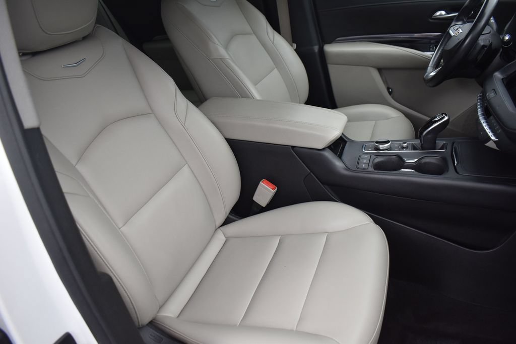 Used 2021 Cadillac XT4 Luxury w/ Driver Awareness Package FWD image 31