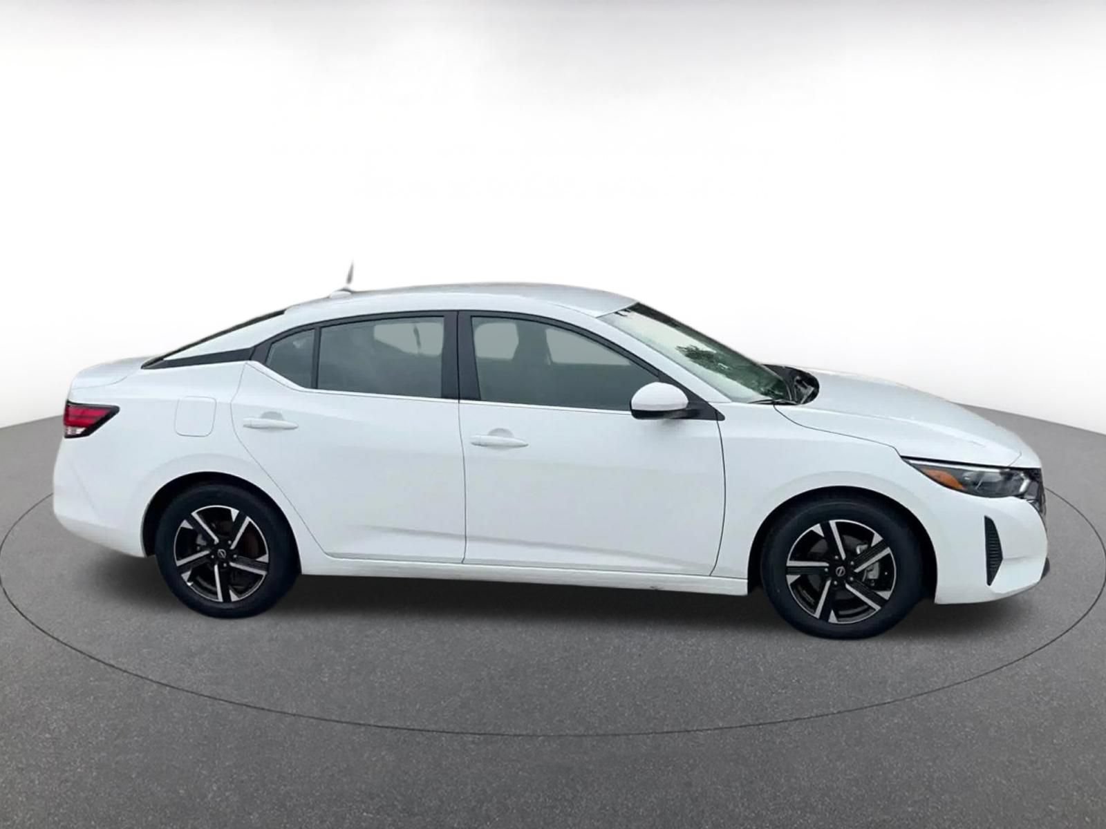 Used 2025 Nissan Sentra SV FWD image 16