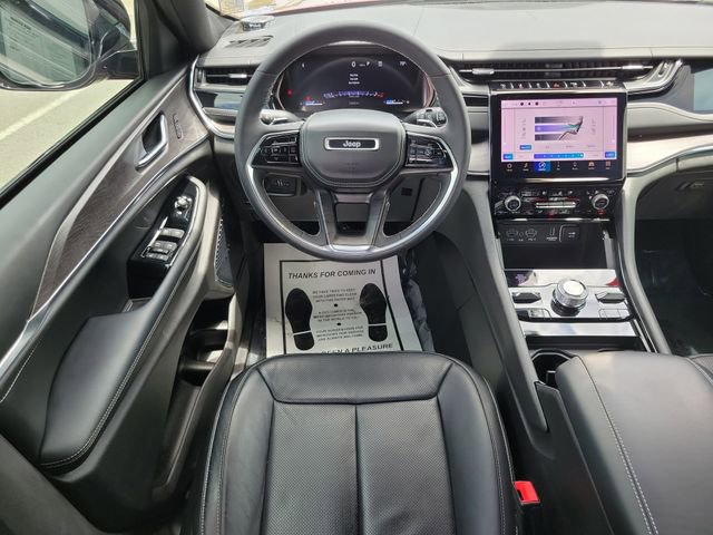 Used 2023 Jeep Grand Cherokee Overland image 14