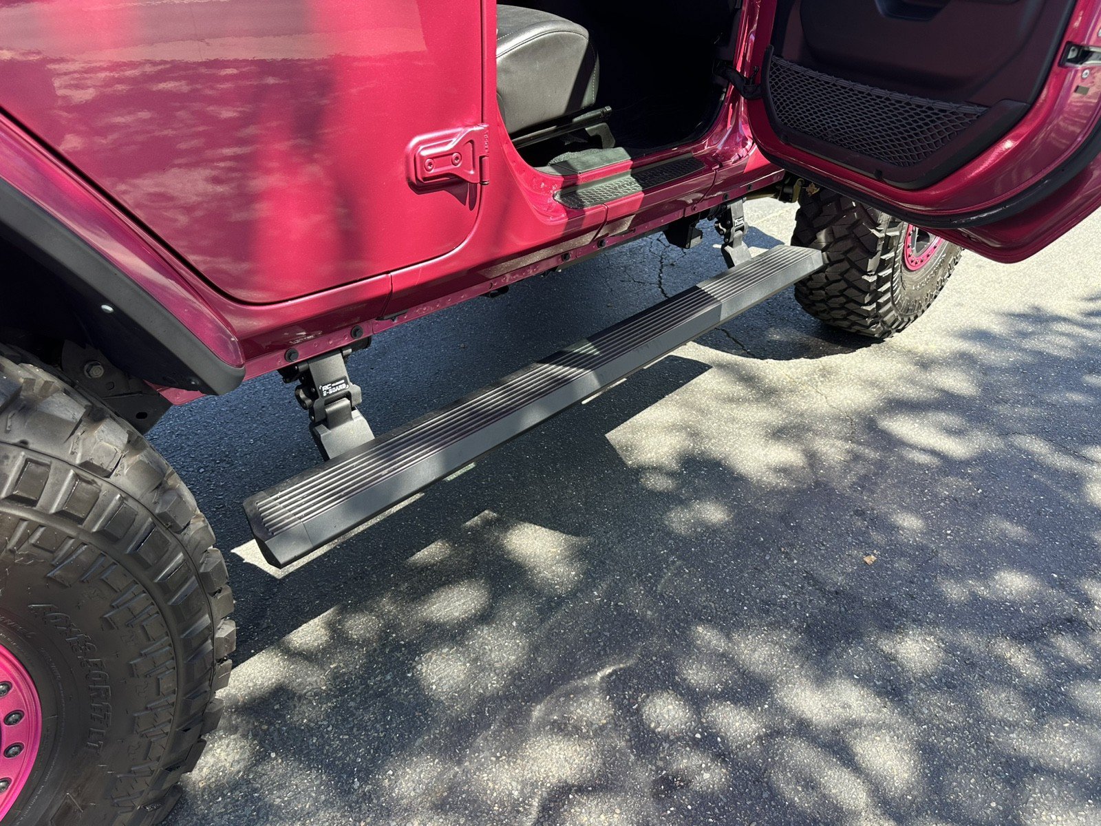 Used 2022 Jeep Wrangler Unlimited Rubicon w/ Xtreme Recon 35" Tire Package AWD/4WD image 18