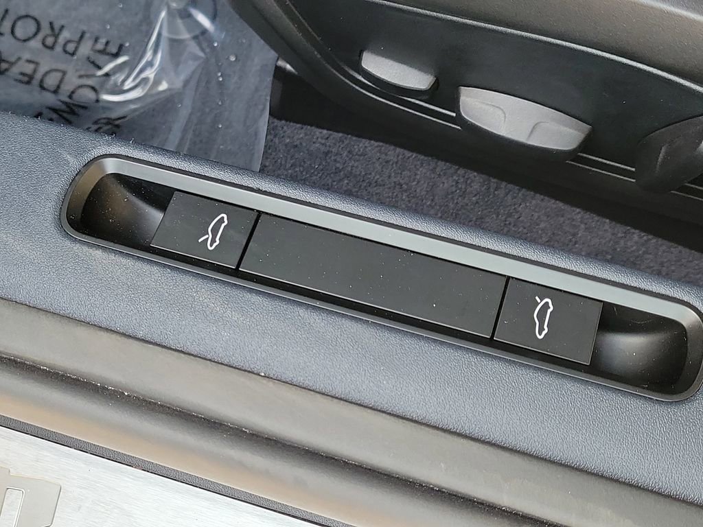 Certified 2025 Porsche 911 Carrera image 26