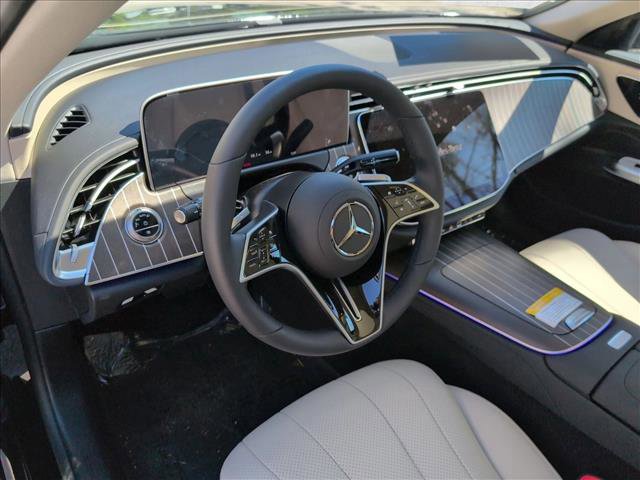New 2025 Mercedes-Benz E 350 4MATIC Sedan image 3