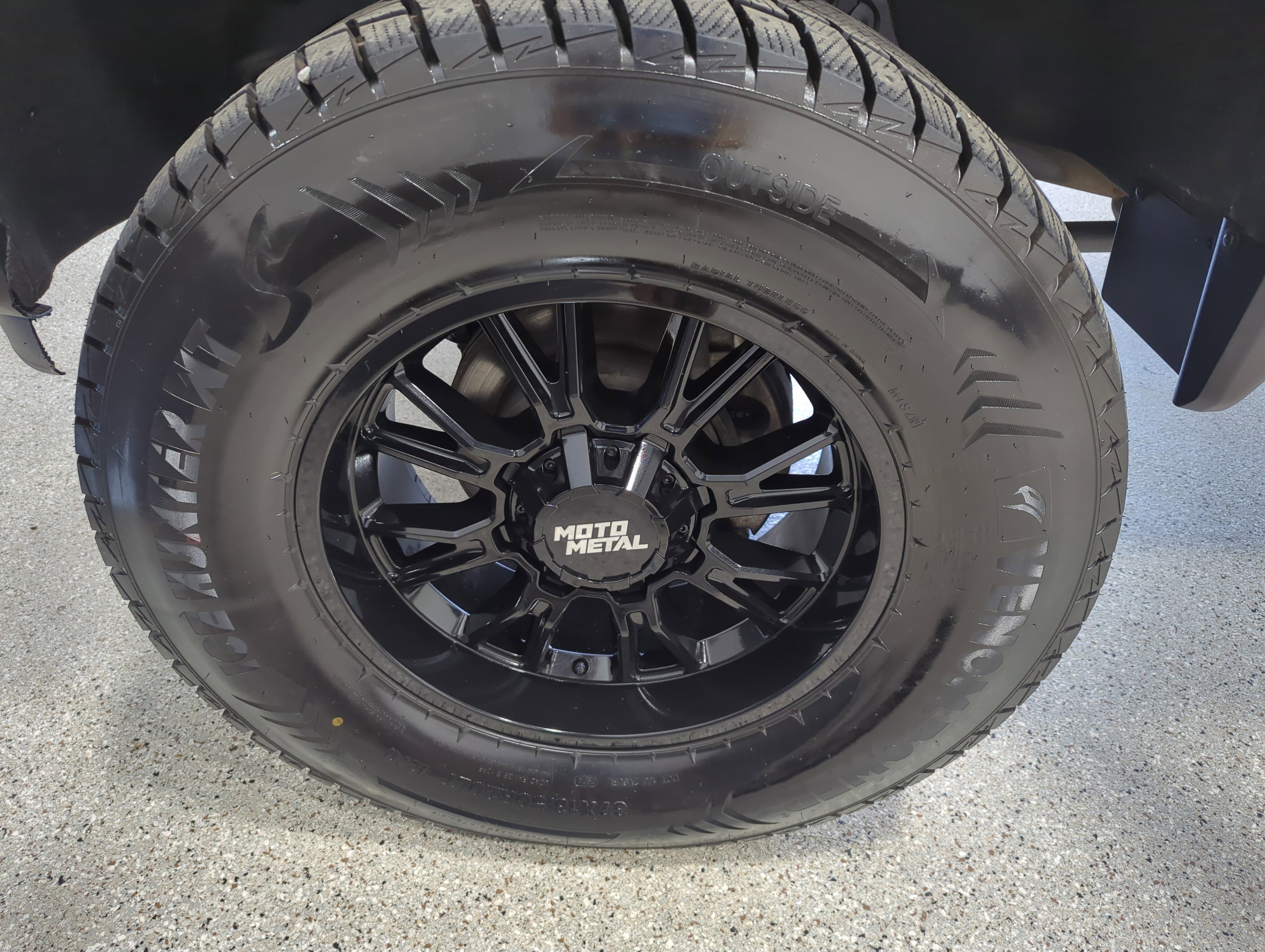 Used 2024 GMC Sierra 3500 Denali w/ Denali Reserve Package image 9