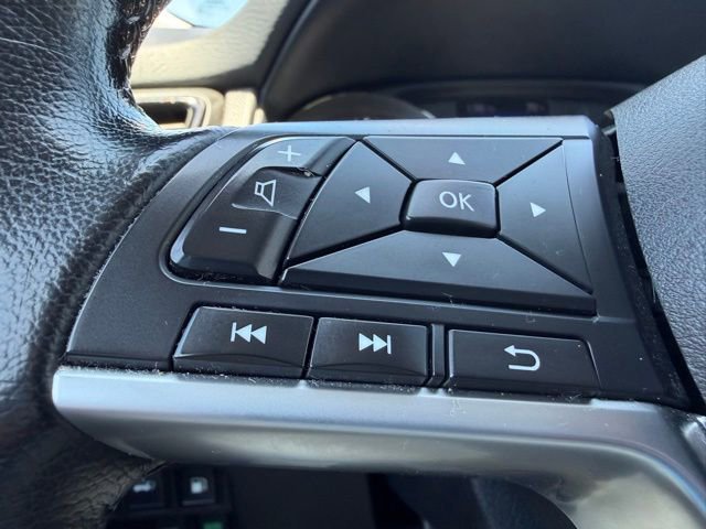 Used 2020 Nissan Rogue SV w/ Premium Package FWD image 17