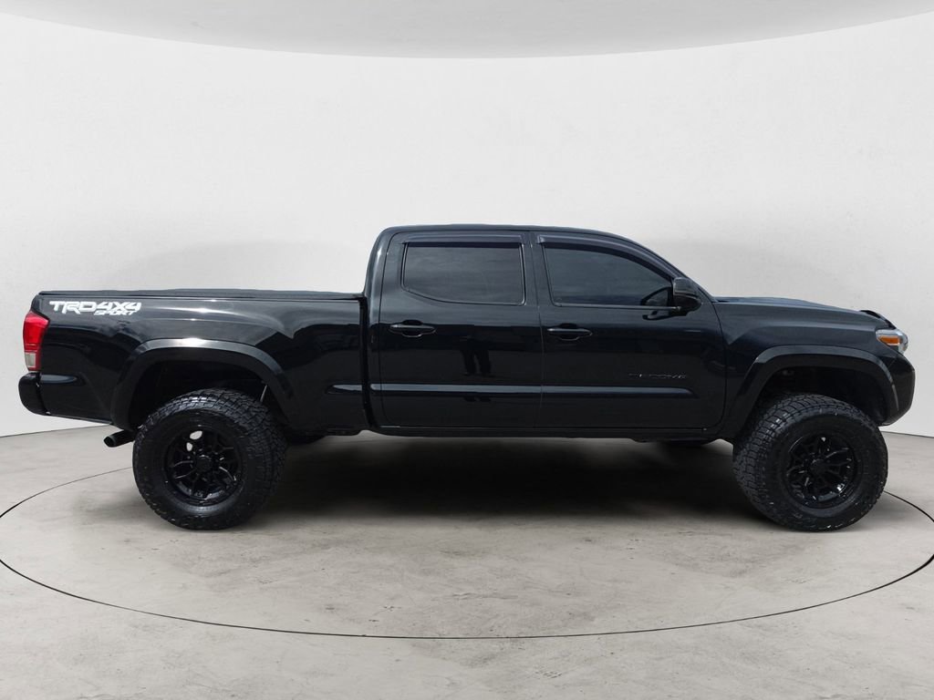 Used 2022 Toyota Tacoma TRD Sport w/ Black Out Package (TMS) AWD/4WD image 6