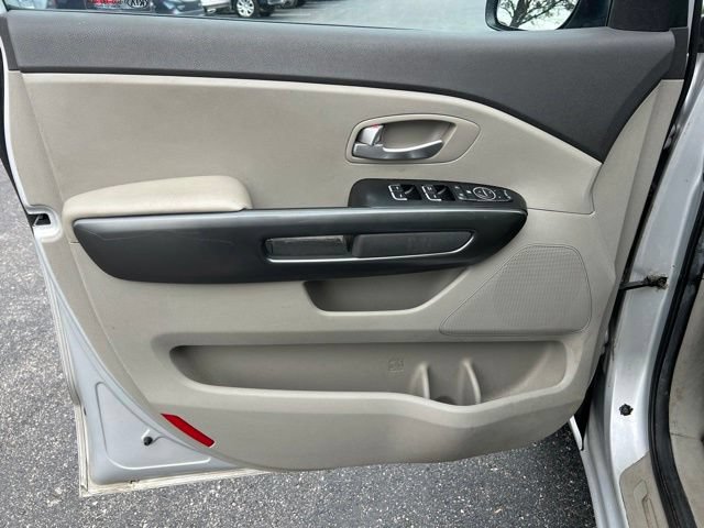 Used 2015 Kia Sedona LX FWD image 23