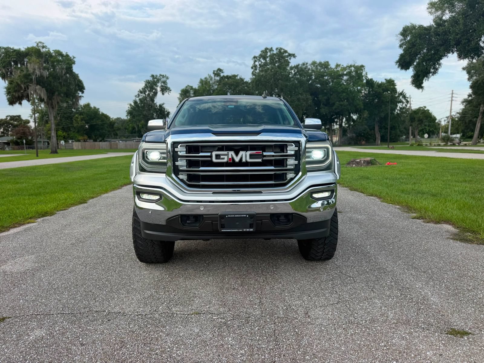 Used 2016 GMC Sierra 1500 SLT w/ Enhanced Driver Alert Package AWD/4WD image 2