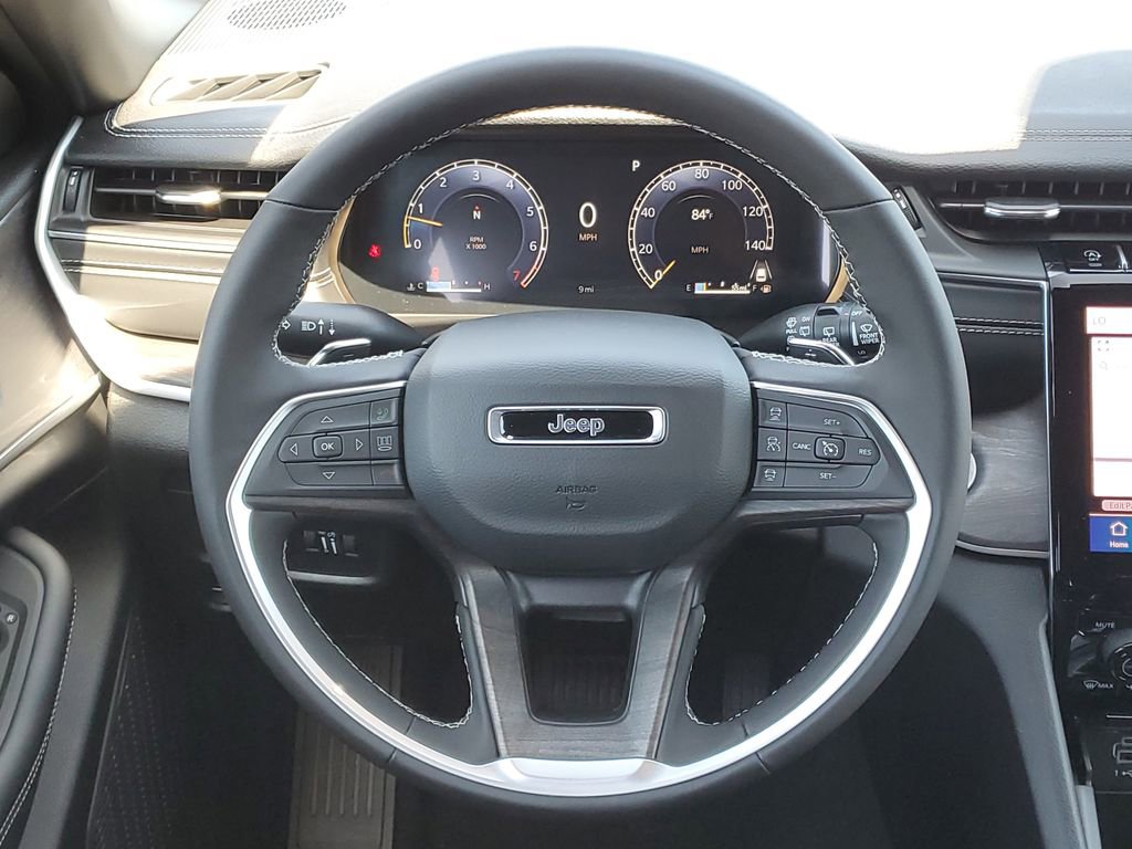 New 2025 Jeep Grand Cherokee Limited AWD/4WD image 30