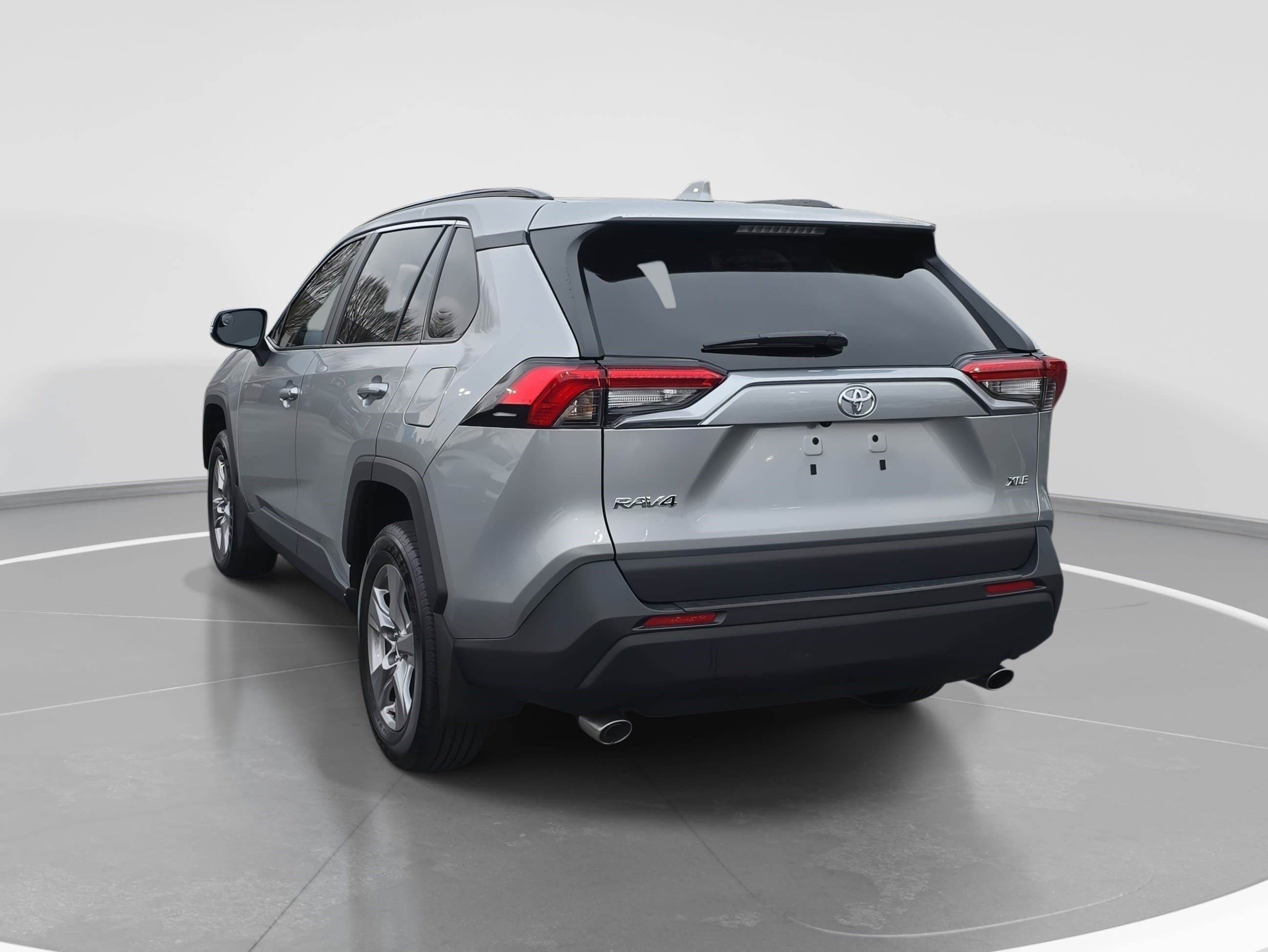 Used 2025 Toyota RAV4 XLE image 7