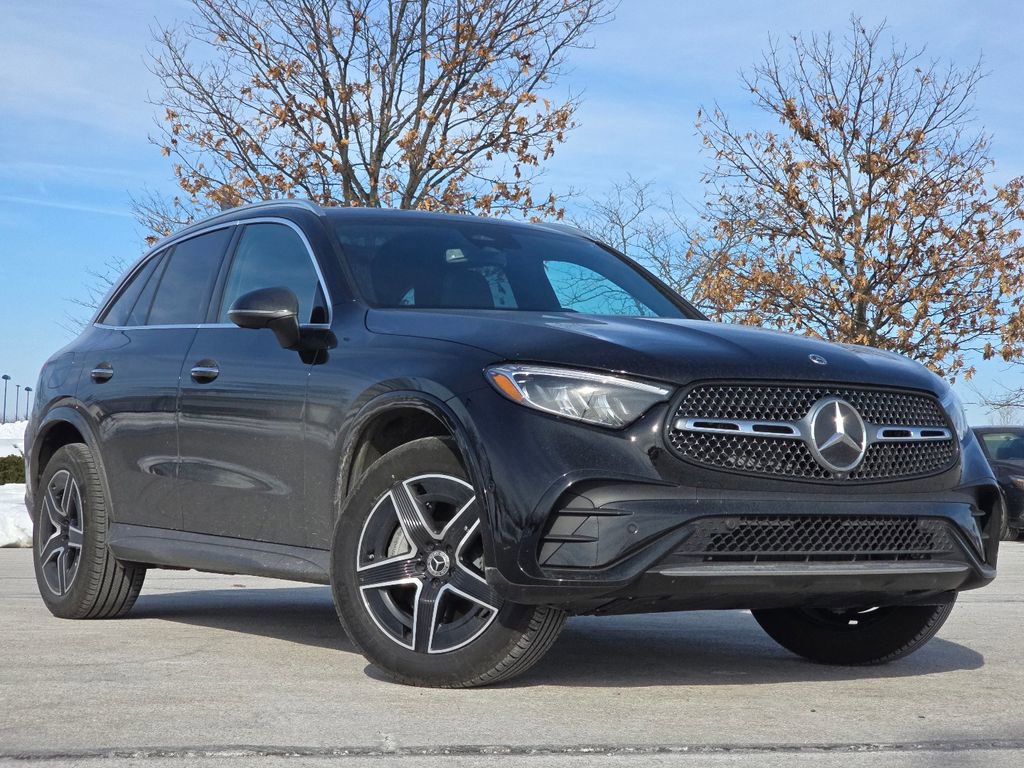 Used 2026 Mercedes-Benz GLC 300 4MATIC image 1