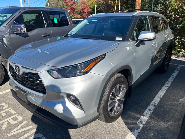 Used 2024 Toyota Highlander XLE