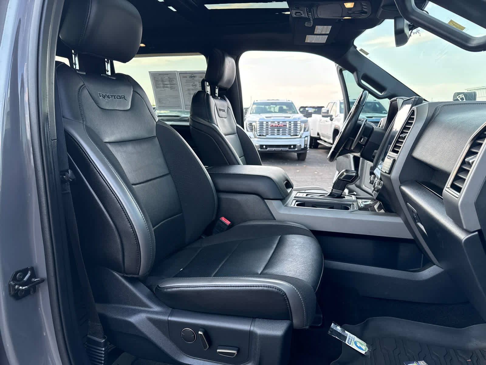 Used 2020 Ford F150 Raptor w/ Equipment Group 802A Luxury AWD/4WD image 29