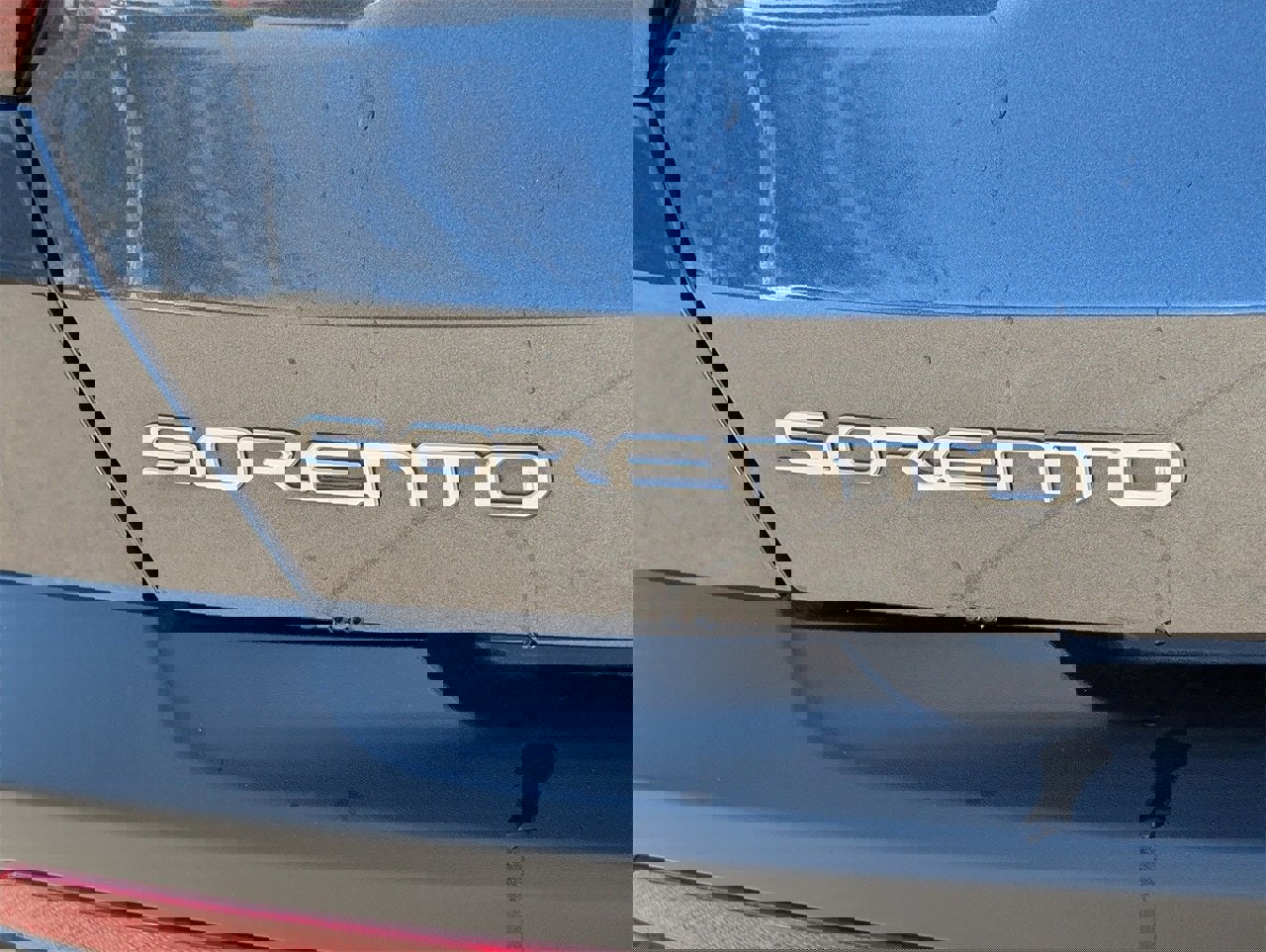 Used 2023 Kia Sorento LX image 8