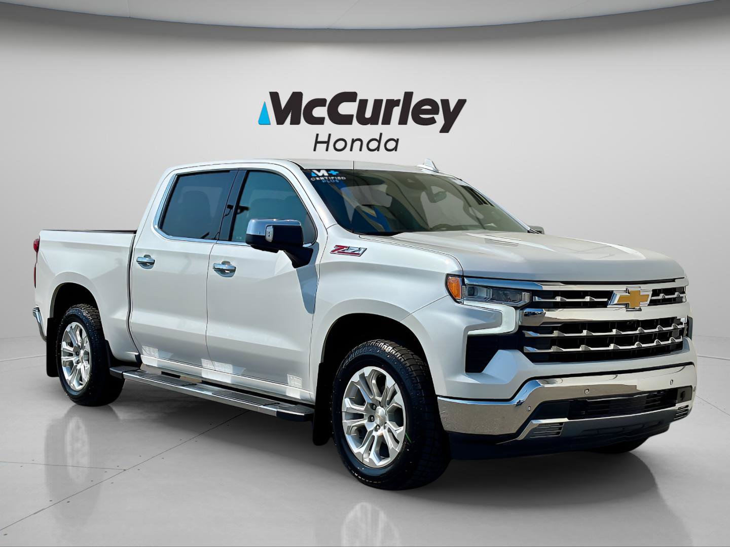 Used 2023 Chevrolet Silverado 1500 LTZ AWD/4WD image 1