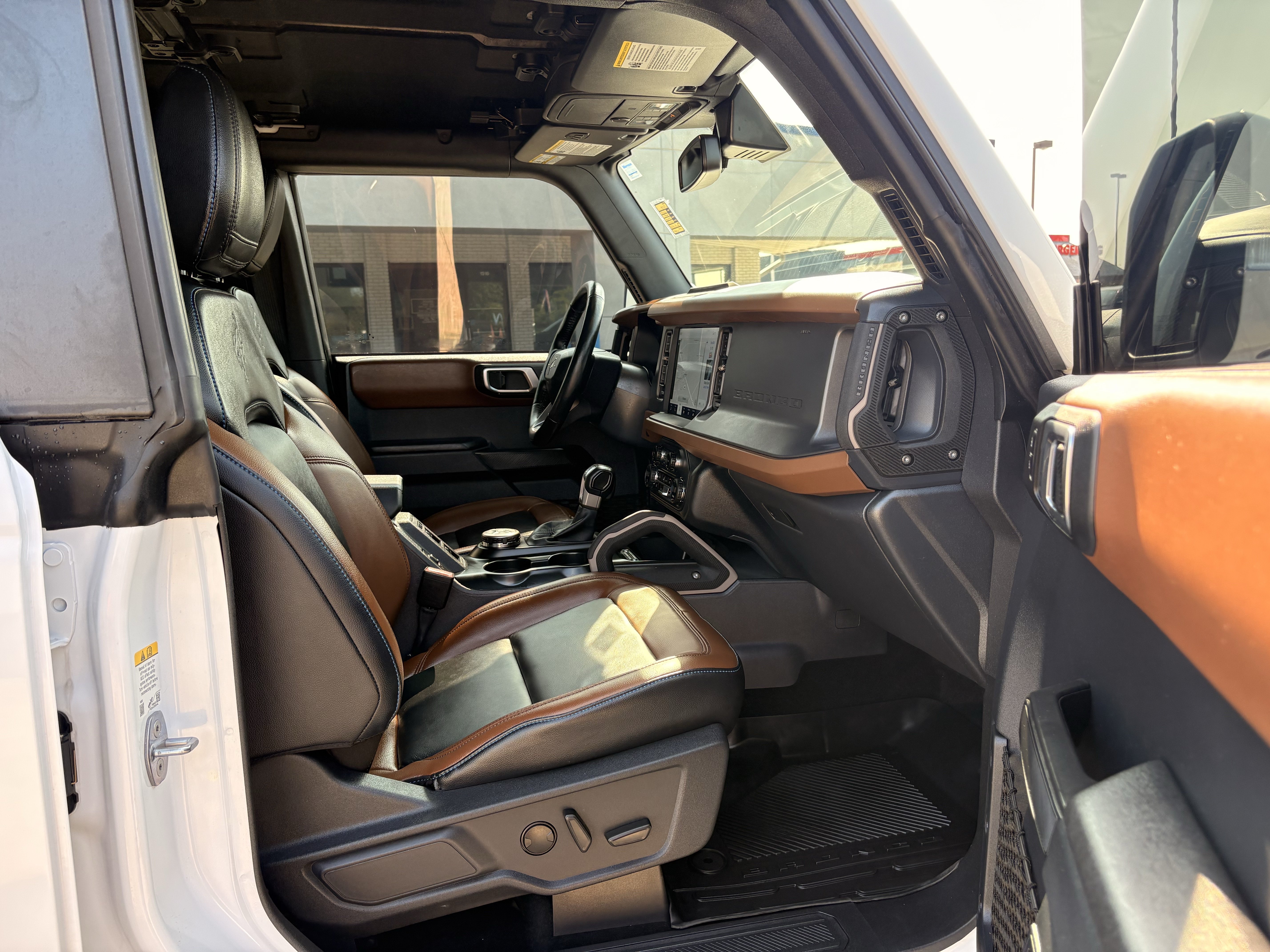 Used 2024 Ford Bronco Outer Banks w/ Sasquatch Package AWD/4WD image 11