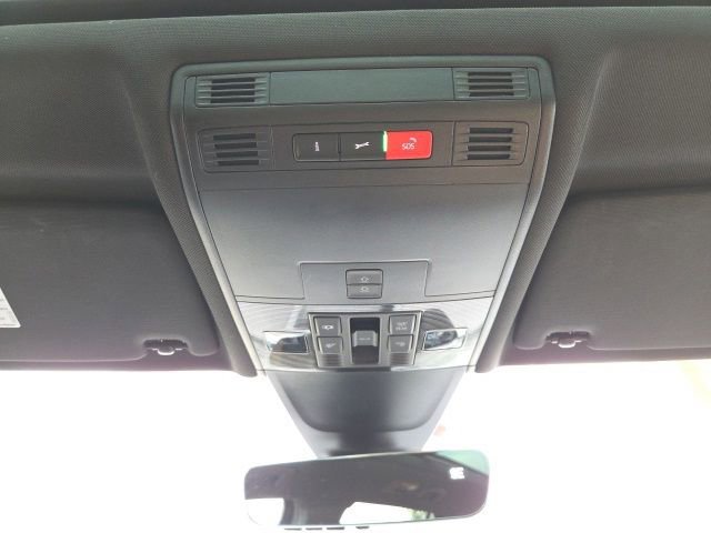 Used 2024 Volkswagen Tiguan SE w/ Panoramic Sunroof Package AWD/4WD image 22