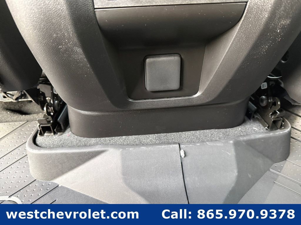 New 2026 Chevrolet Suburban Premier image 28