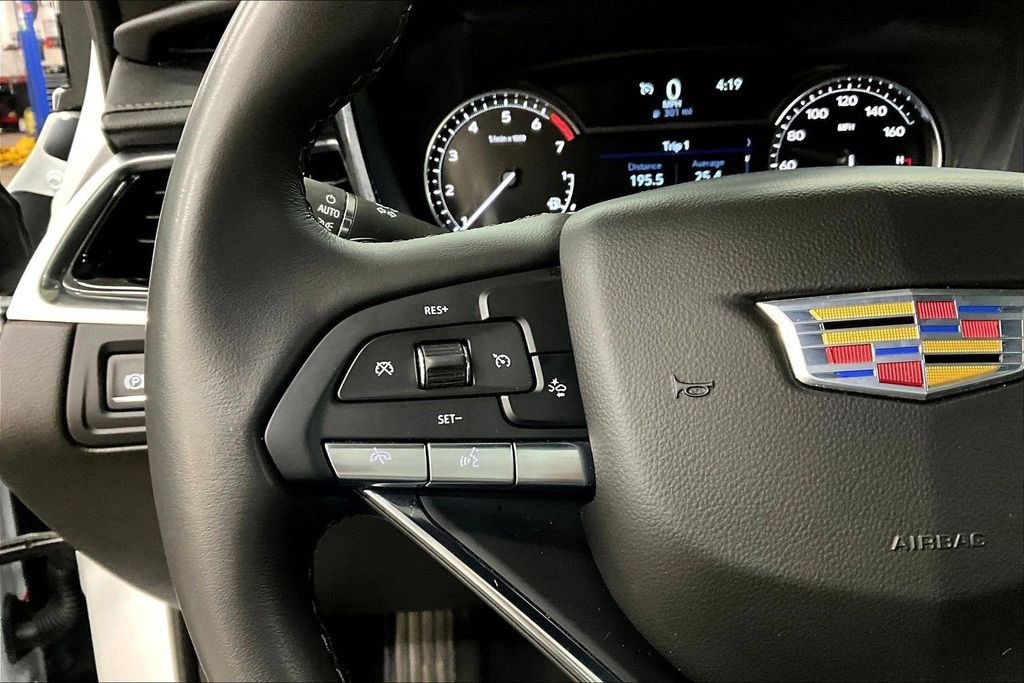 Certified 2025 Cadillac XT6 Luxury AWD/4WD image 11