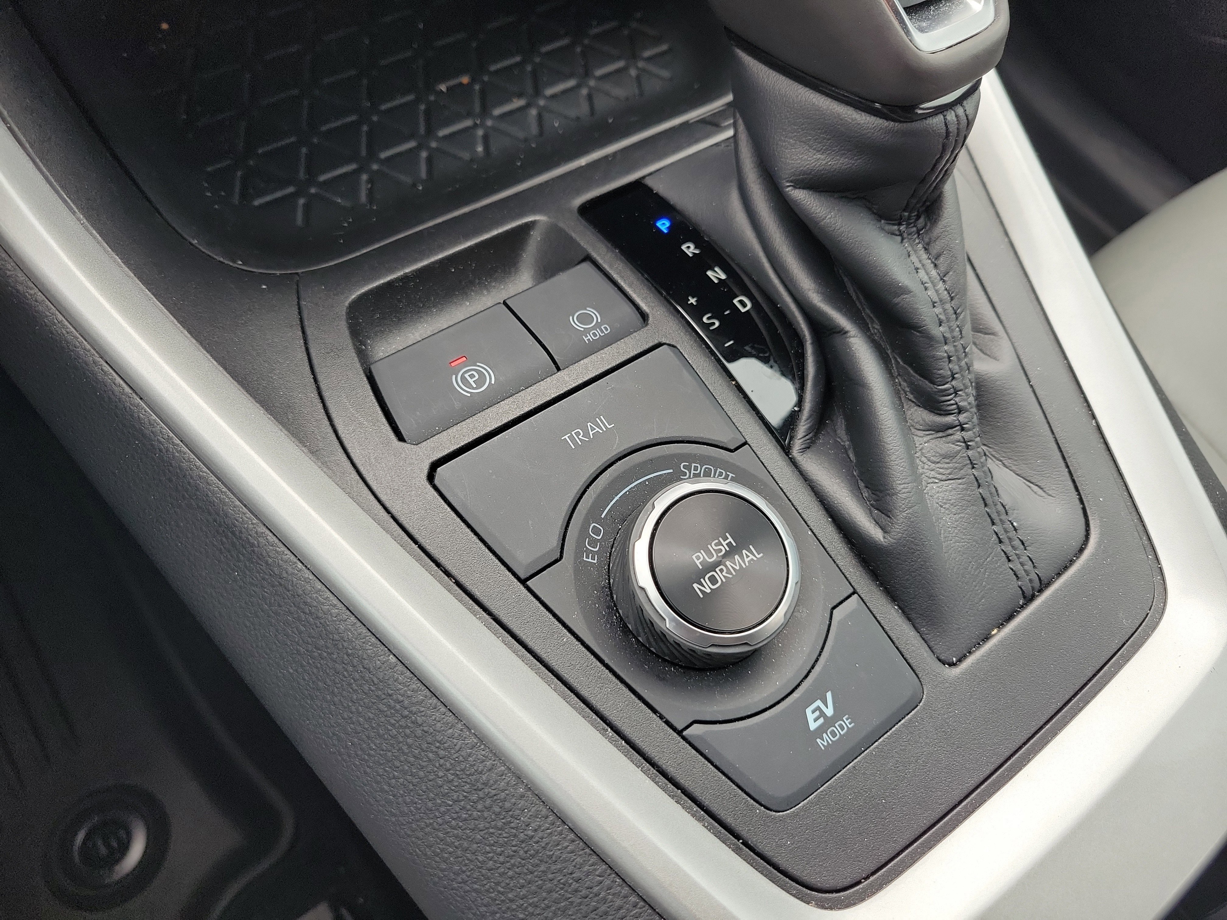 Used 2023 Toyota RAV4 SE image 36