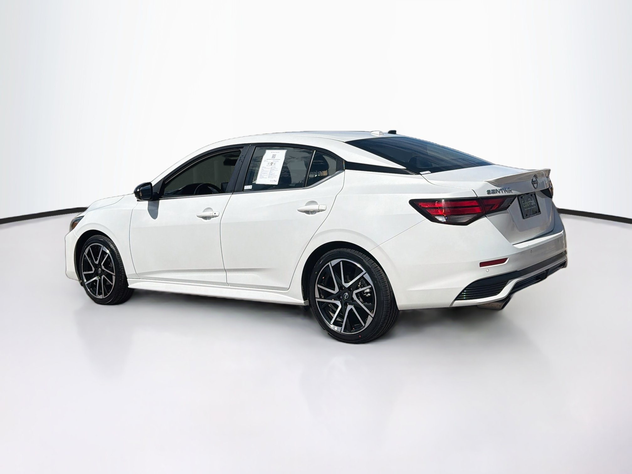 Used 2025 Nissan Sentra SR FWD image 5