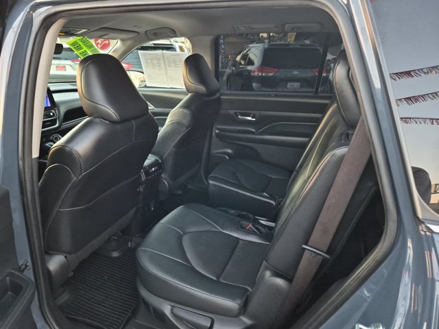 Used 2024 Toyota Grand Highlander AWD image 14
