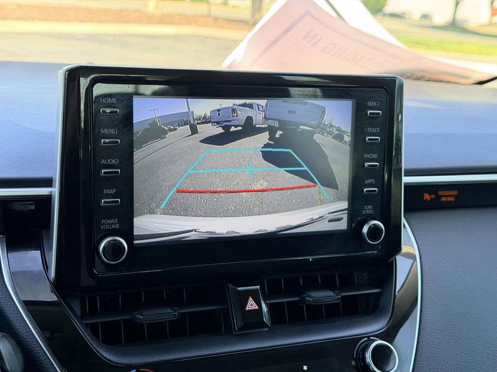 Used 2020 Toyota Corolla LE image 4