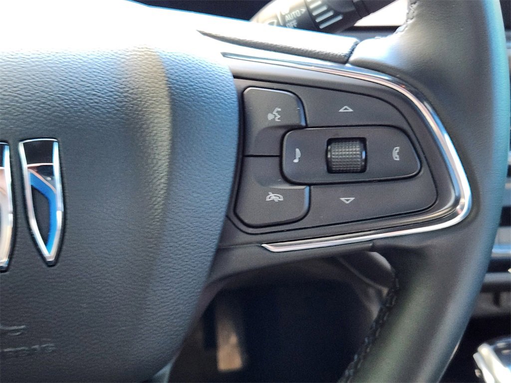 Used 2025 Buick Envista Sport Touring w/ Convenience II Package image 18