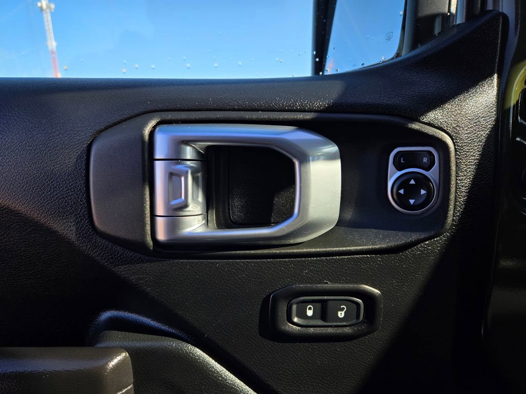 Used 2021 Jeep Wrangler Unlimited Rubicon image 12